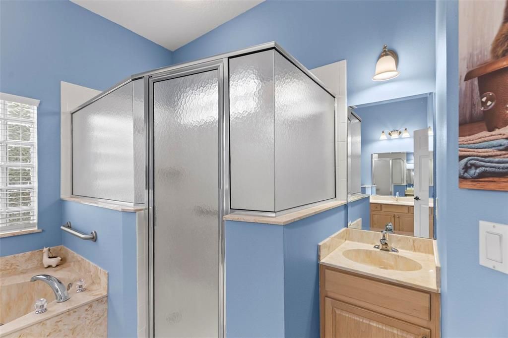 En Venta: $559,999 (4 camas, 3 baños, 2671 Pies cuadrados)