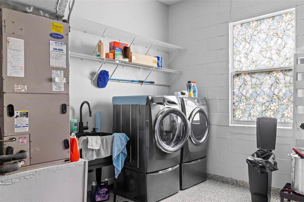 En Venta: $559,999 (4 camas, 3 baños, 2671 Pies cuadrados)