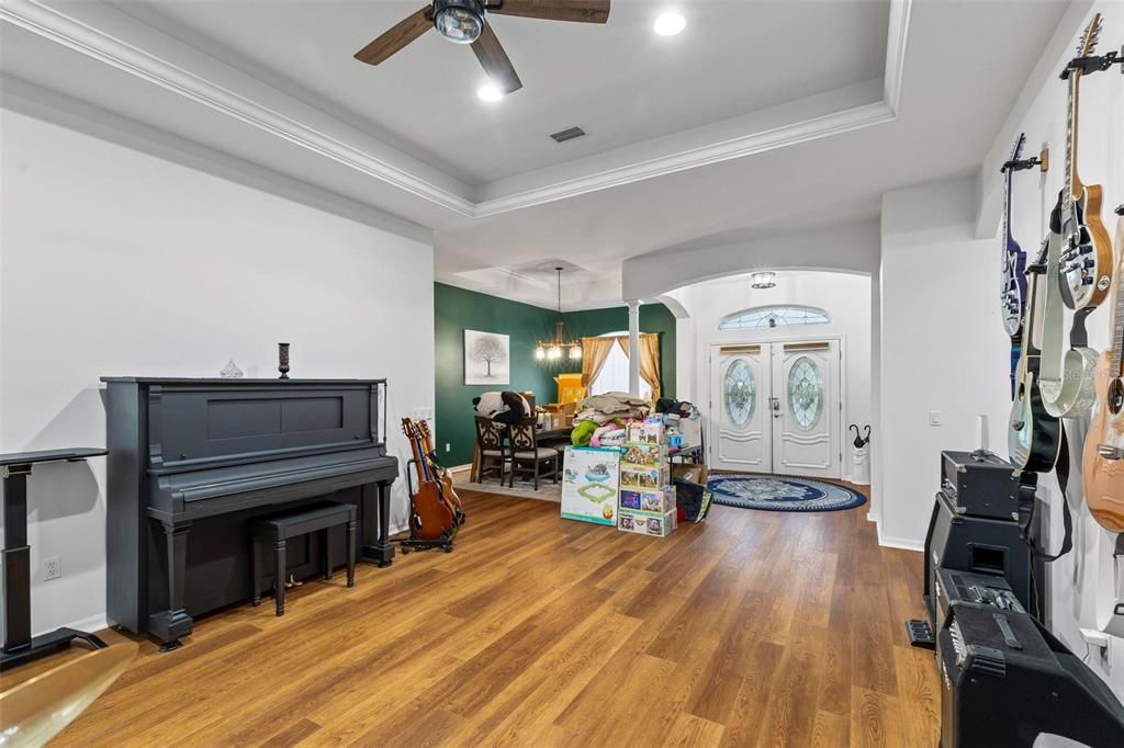 En Venta: $559,999 (4 camas, 3 baños, 2671 Pies cuadrados)