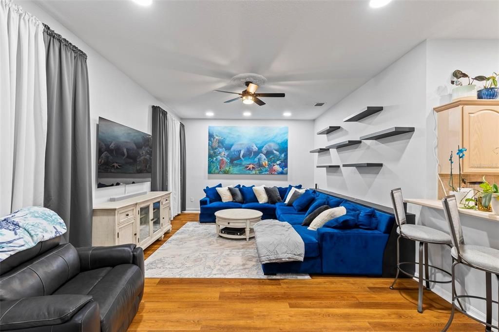 En Venta: $559,999 (4 camas, 3 baños, 2671 Pies cuadrados)