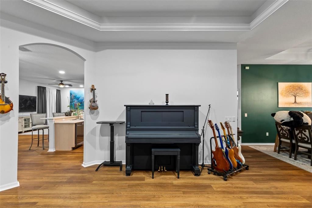 En Venta: $559,999 (4 camas, 3 baños, 2671 Pies cuadrados)