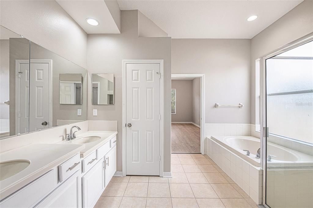 待售: $499,900 (4 贝兹, 3 浴室, 3123 平方英尺)