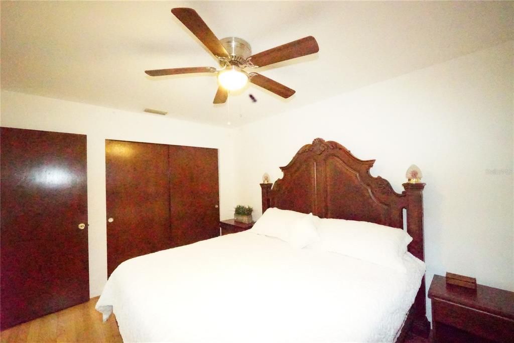 For Sale: $78,500 (1 beds, 1 baths, 560 Square Feet)