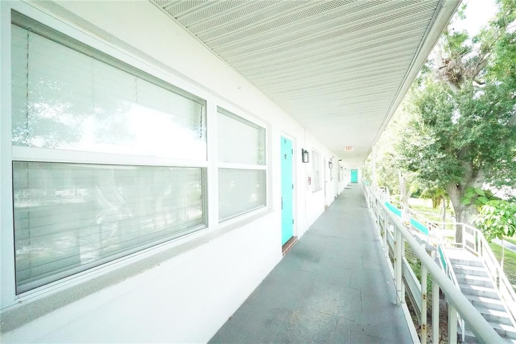 For Sale: $78,500 (1 beds, 1 baths, 560 Square Feet)