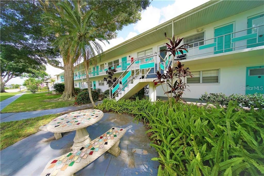 For Sale: $78,500 (1 beds, 1 baths, 560 Square Feet)