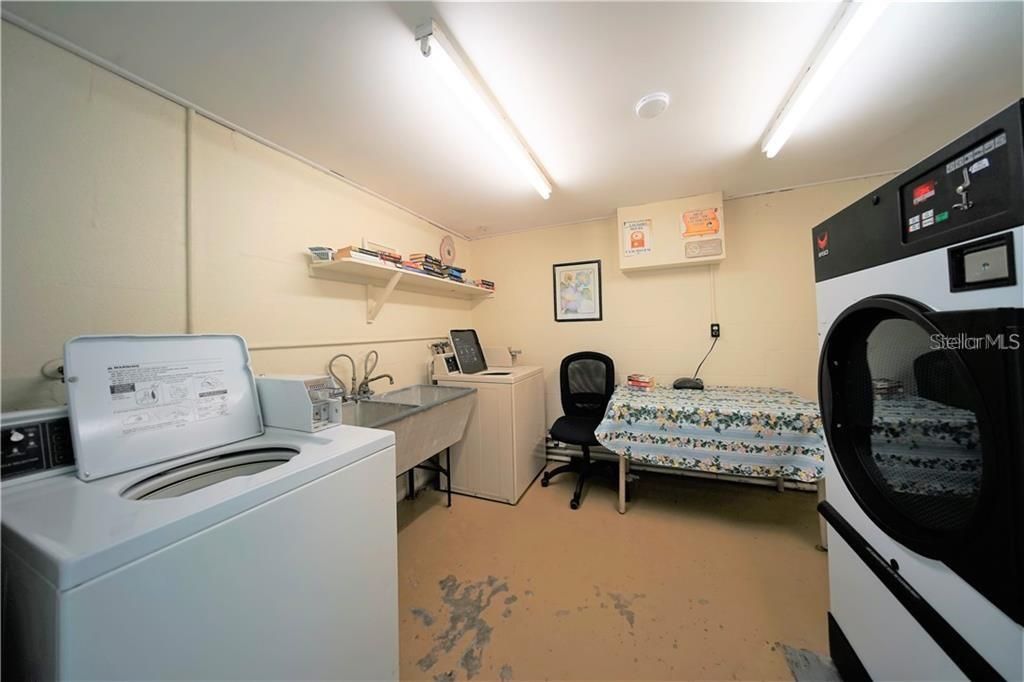 For Sale: $78,500 (1 beds, 1 baths, 560 Square Feet)