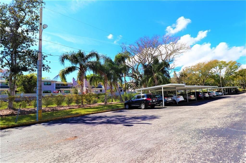 For Sale: $78,500 (1 beds, 1 baths, 560 Square Feet)