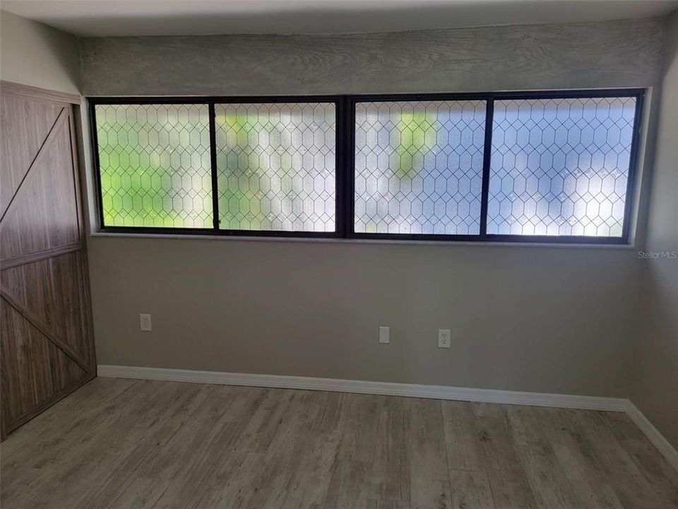 Active With Contract: $150,000 (1 beds, 1 baths, 428 Square Feet)