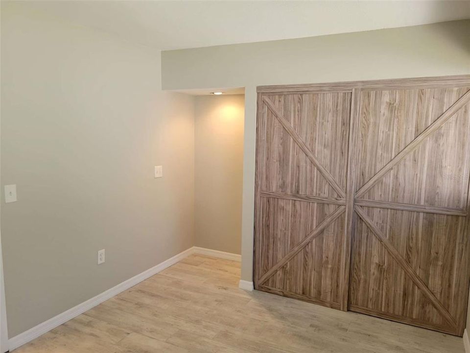 Active With Contract: $150,000 (1 beds, 1 baths, 428 Square Feet)