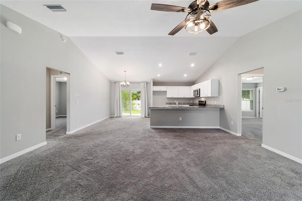 For Sale: $269,900 (3 beds, 2 baths, 1433 Square Feet)