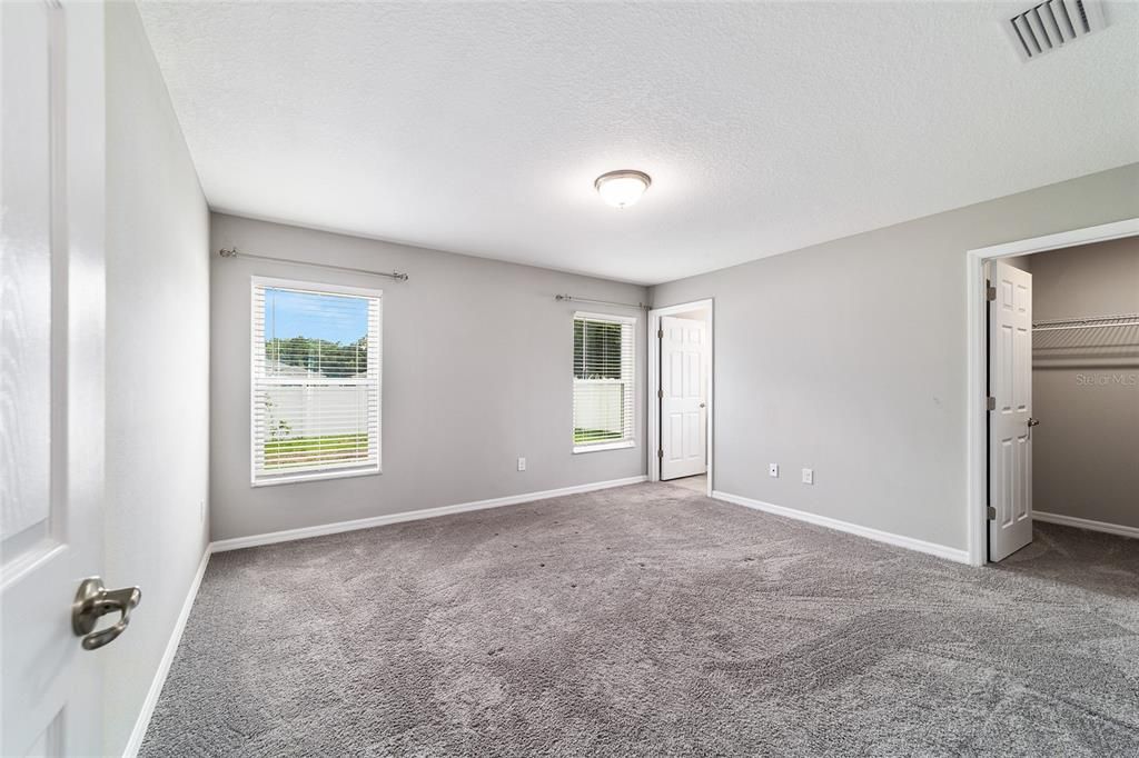 For Sale: $269,900 (3 beds, 2 baths, 1433 Square Feet)