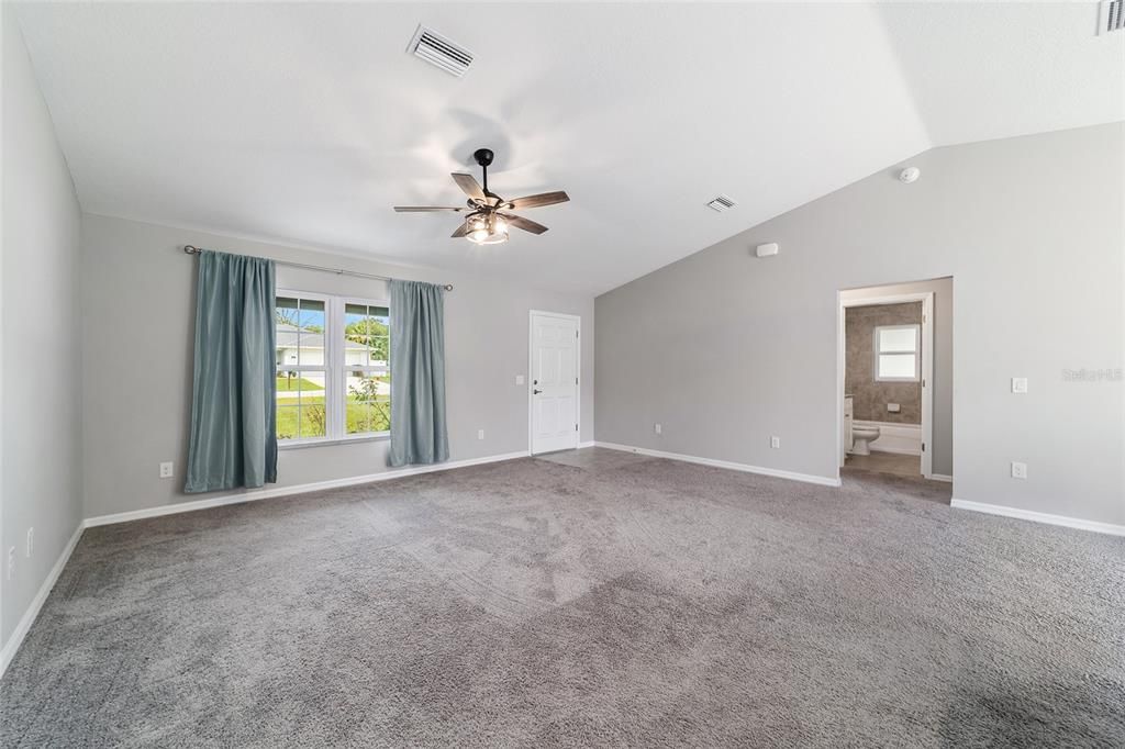 For Sale: $269,900 (3 beds, 2 baths, 1433 Square Feet)