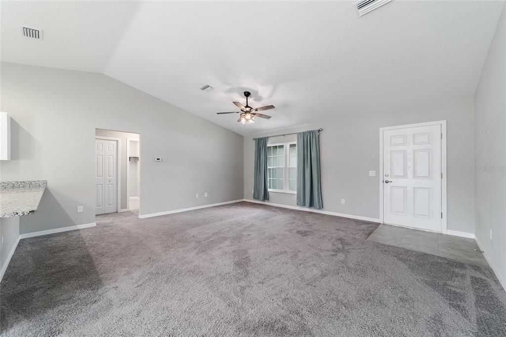 For Sale: $269,900 (3 beds, 2 baths, 1433 Square Feet)