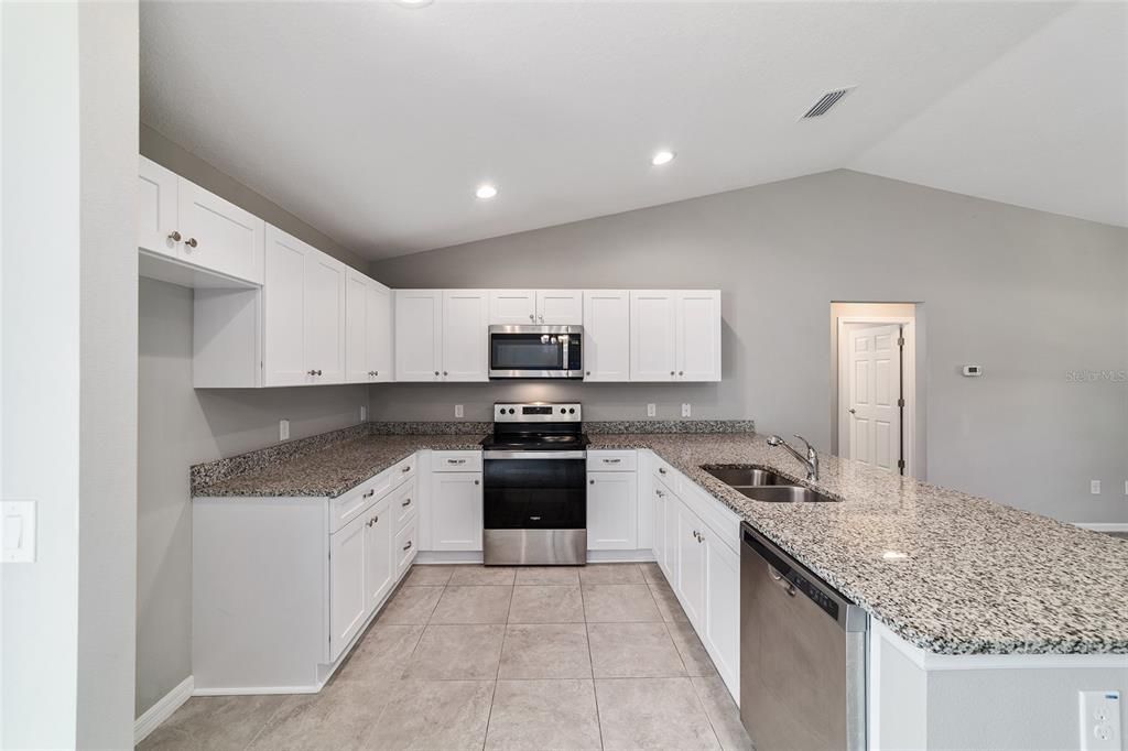 For Sale: $269,900 (3 beds, 2 baths, 1433 Square Feet)