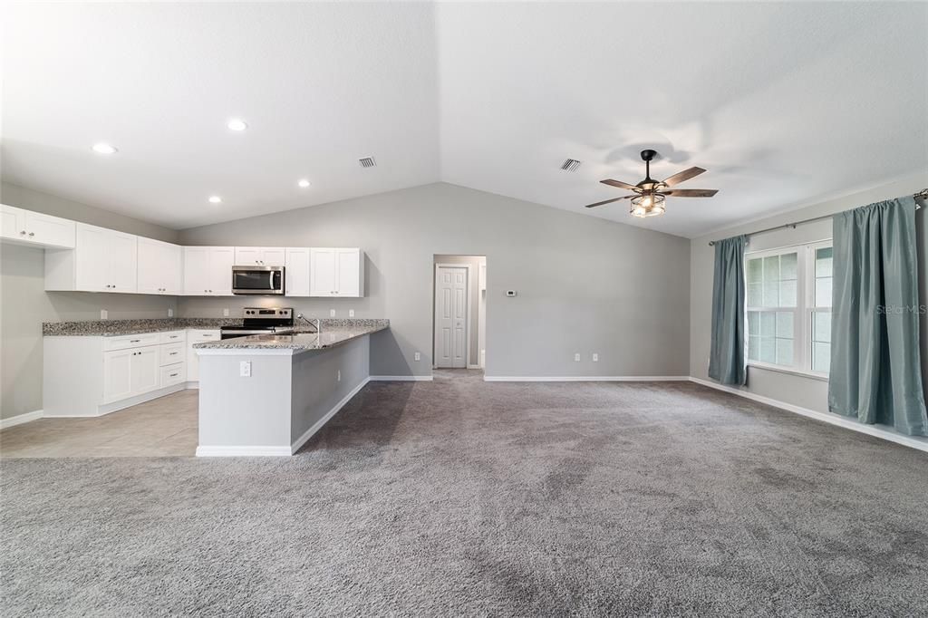 For Sale: $269,900 (3 beds, 2 baths, 1433 Square Feet)