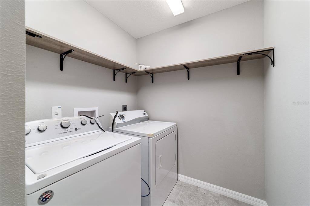 For Sale: $269,900 (3 beds, 2 baths, 1433 Square Feet)