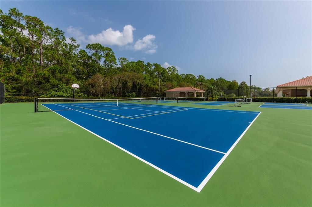 合同活跃: $439,900 (3 贝兹, 2 浴室, 2360 平方英尺)