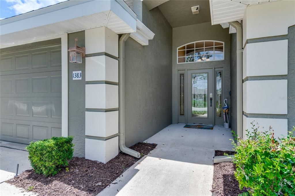 合同活跃: $439,900 (3 贝兹, 2 浴室, 2360 平方英尺)