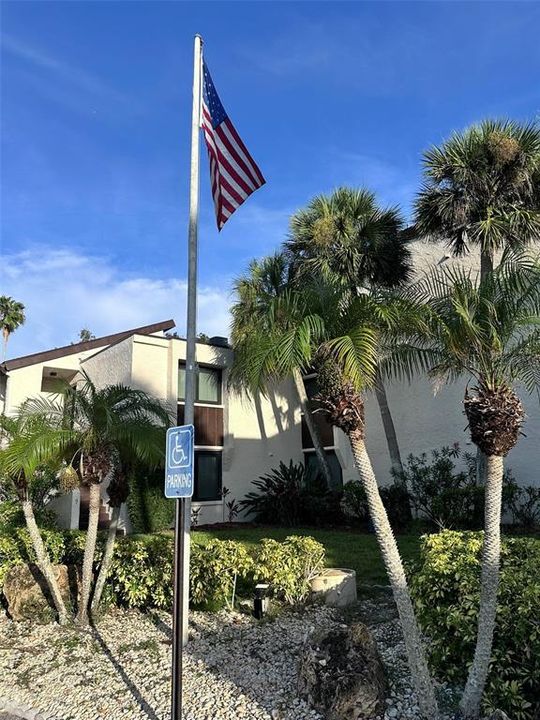 最近售出: $130,000 (1 贝兹, 1 浴室, 682 平方英尺)