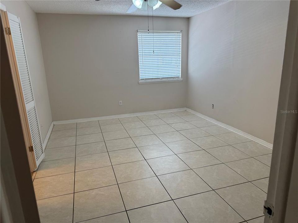 Под контрактом: $175,000 (3 спален, 2 ванн, 1432 Квадратных фут)