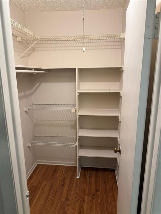 Под контрактом: $175,000 (3 спален, 2 ванн, 1432 Квадратных фут)