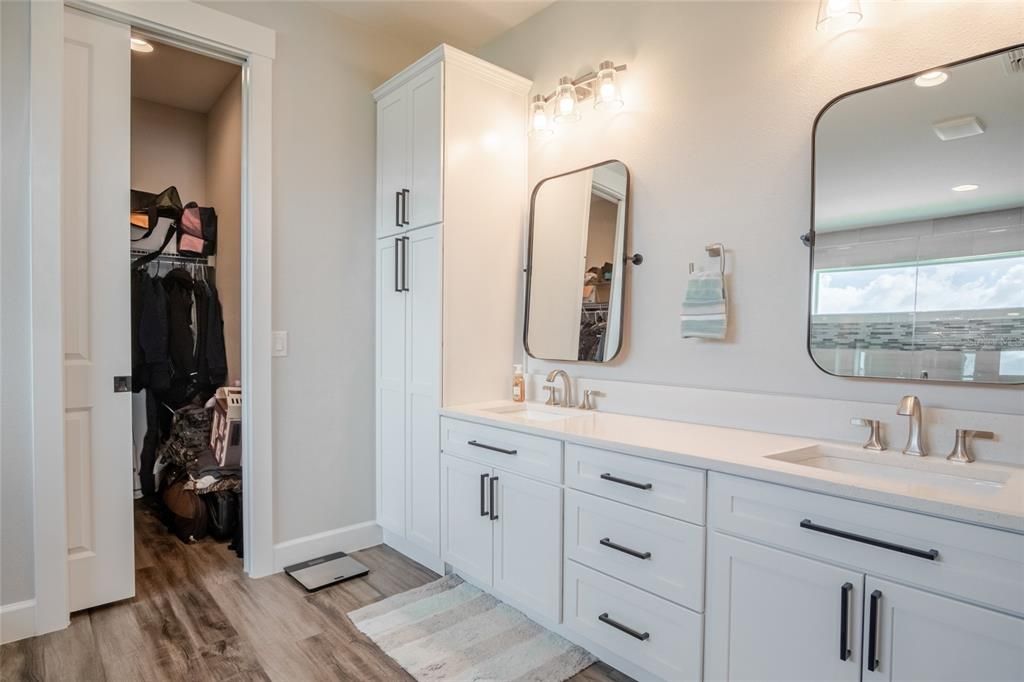 For Sale: $1,135,000 (5 beds, 3 baths, 3228 Square Feet)