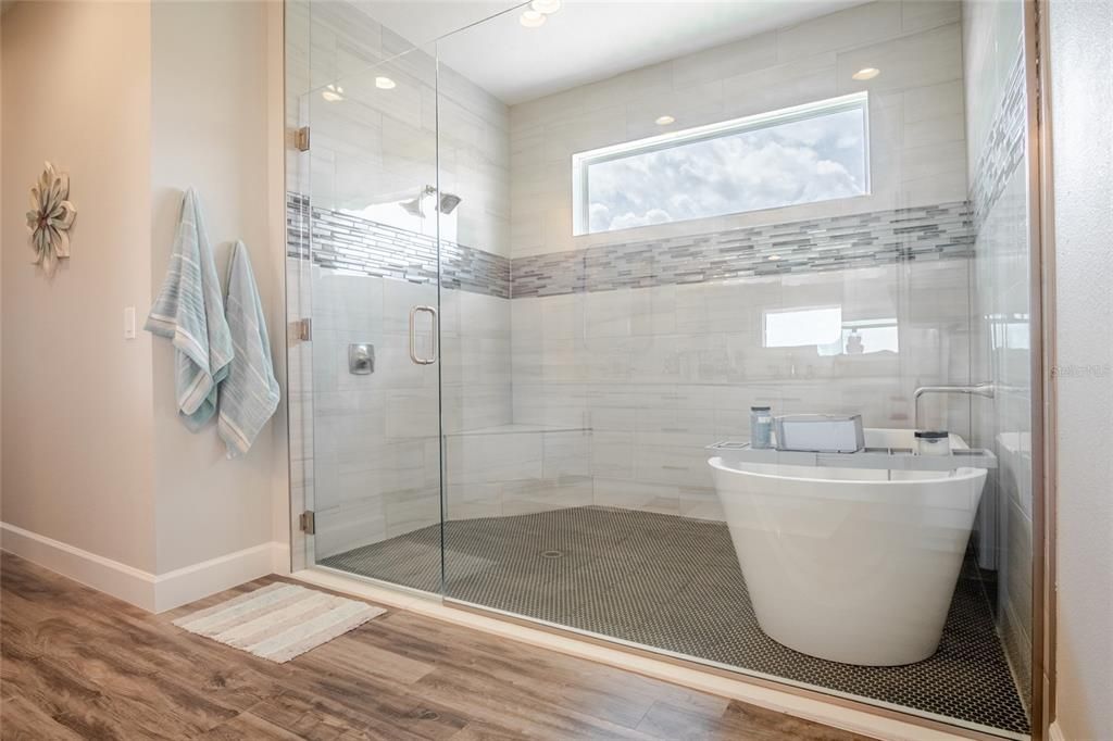 For Sale: $1,135,000 (5 beds, 3 baths, 3228 Square Feet)