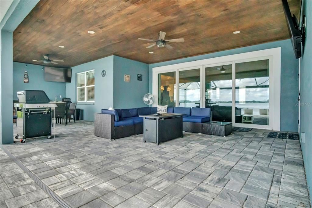 For Sale: $1,135,000 (5 beds, 3 baths, 3228 Square Feet)