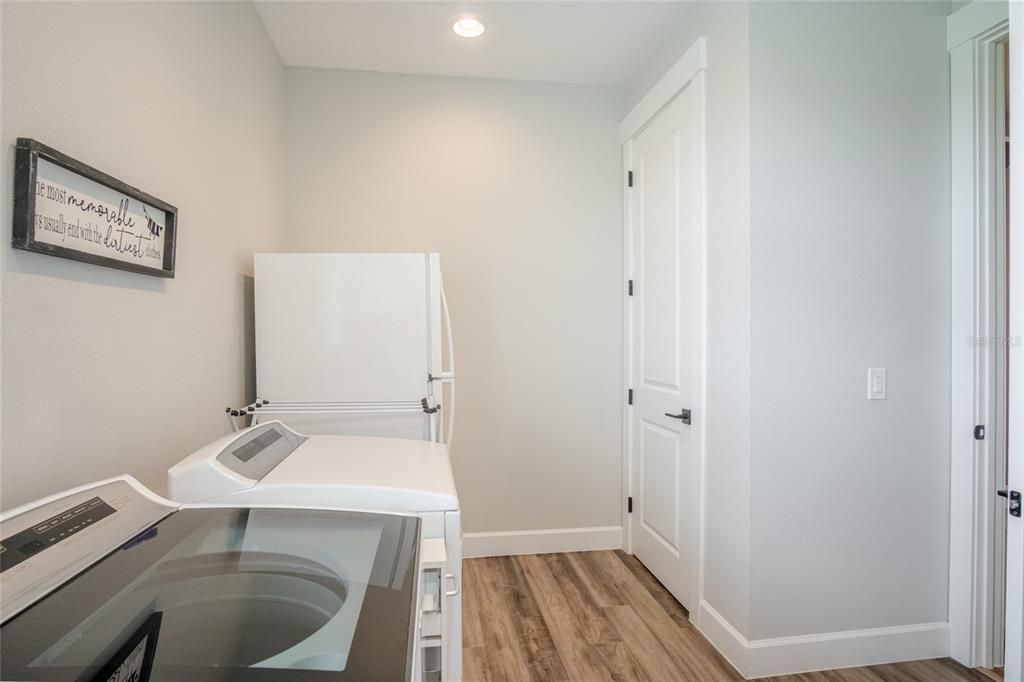 For Sale: $1,135,000 (5 beds, 3 baths, 3228 Square Feet)