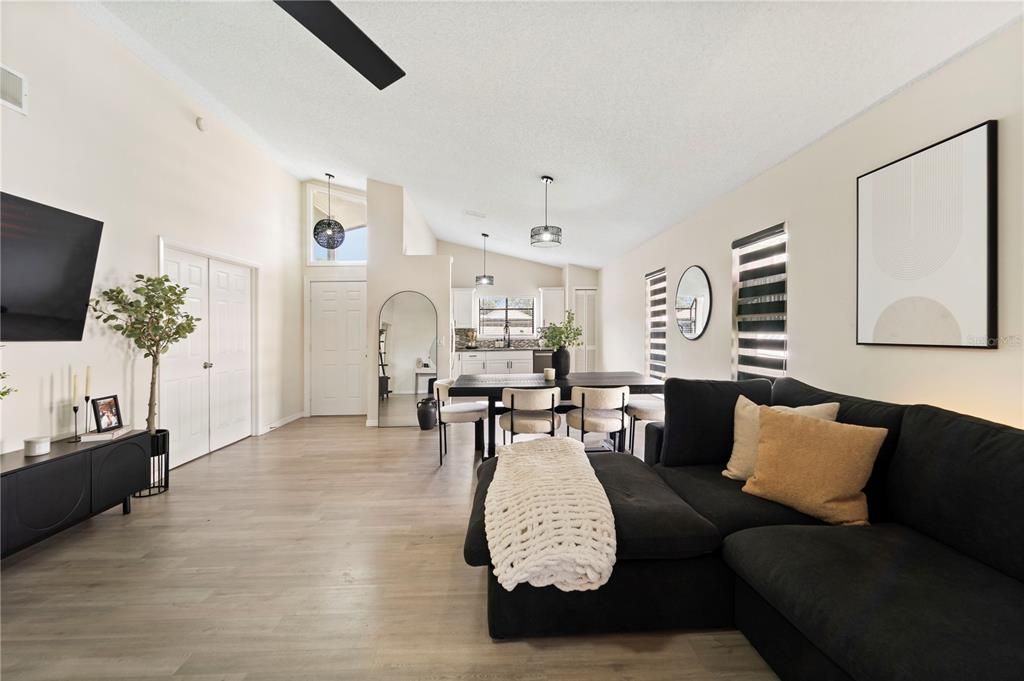 Activo con contrato: $2,500 (3 camas, 2 baños, 1176 Pies cuadrados)