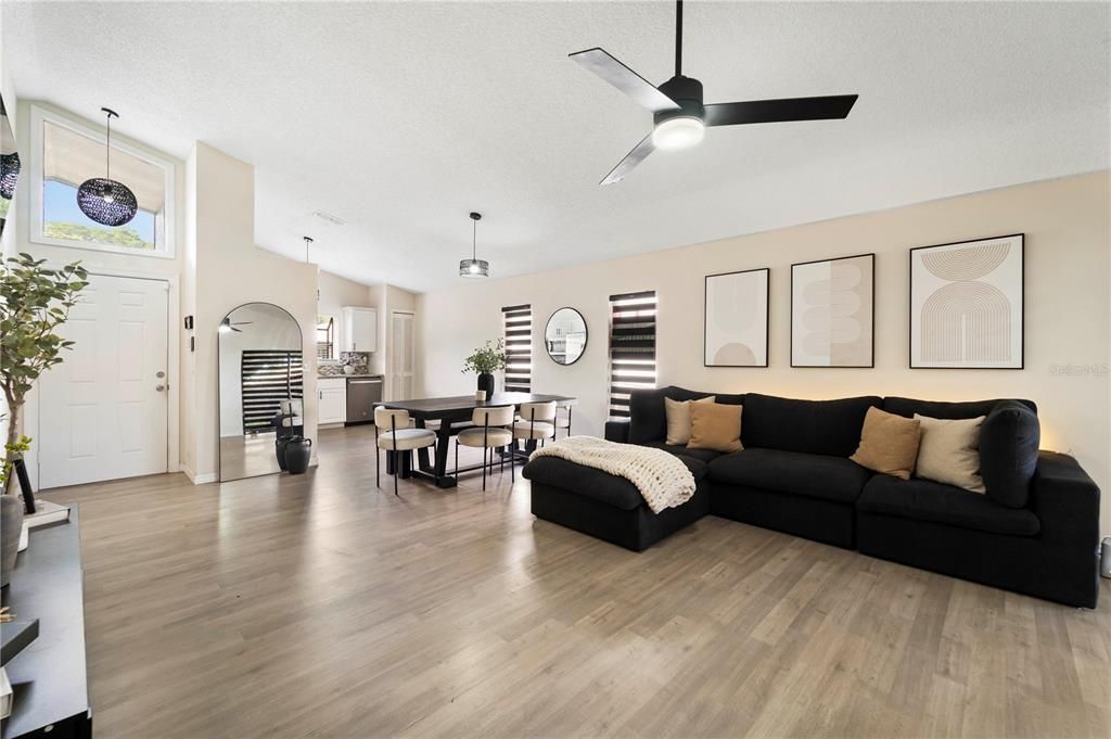 Activo con contrato: $2,500 (3 camas, 2 baños, 1176 Pies cuadrados)