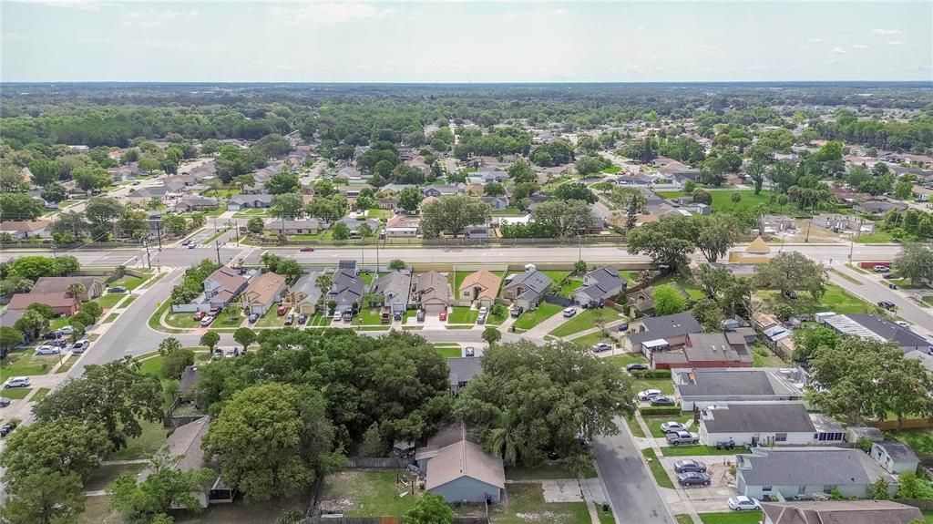 Activo con contrato: $2,500 (3 camas, 2 baños, 1176 Pies cuadrados)