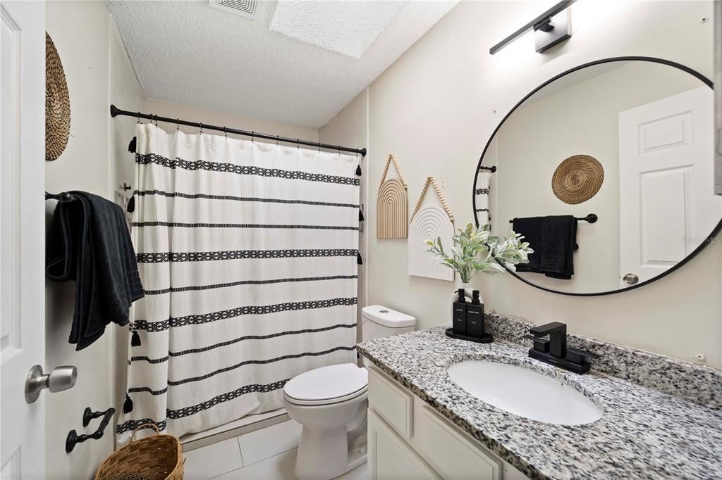 Activo con contrato: $2,500 (3 camas, 2 baños, 1176 Pies cuadrados)