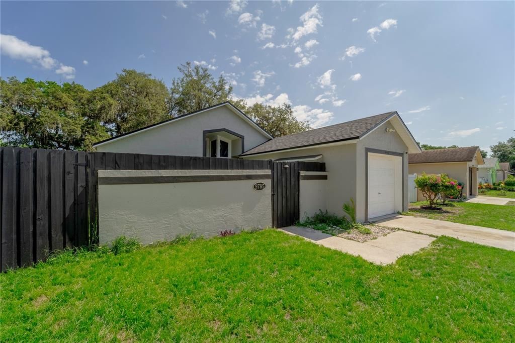 Activo con contrato: $2,500 (3 camas, 2 baños, 1176 Pies cuadrados)