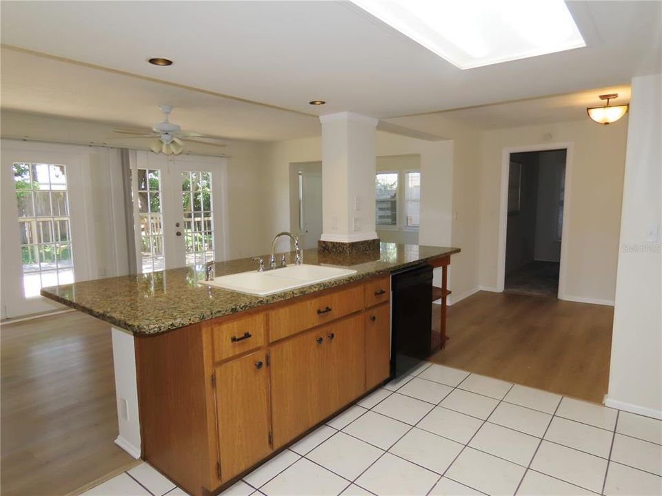 En Venta: $434,900 (2 camas, 2 baños, 1593 Pies cuadrados)