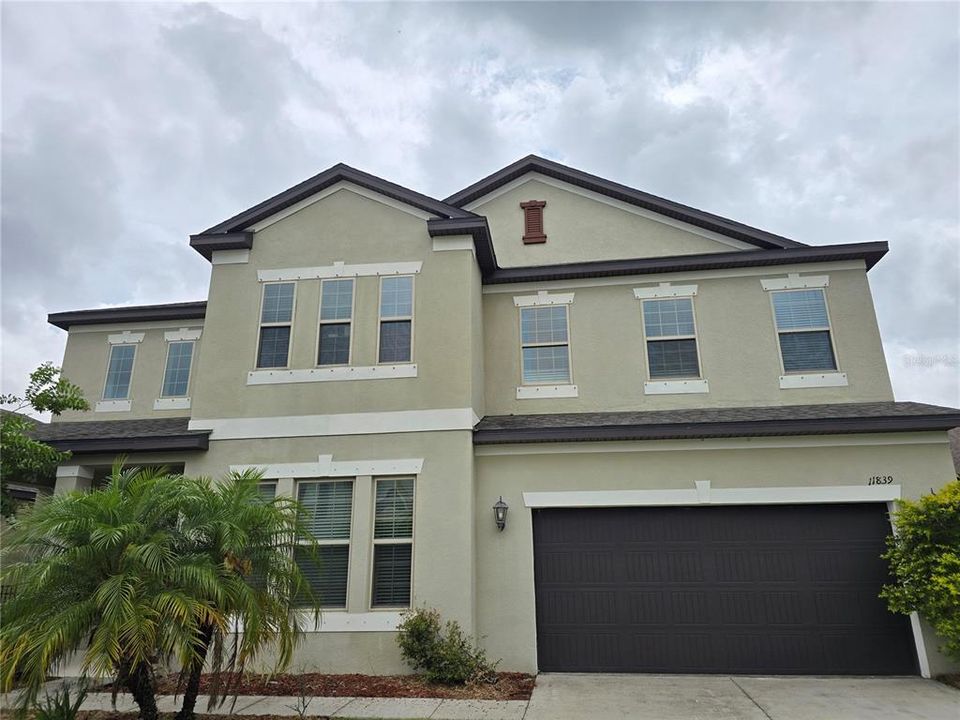 Active With Contract: $3,300 (5 beds, 4 baths, 3188 Square Feet)