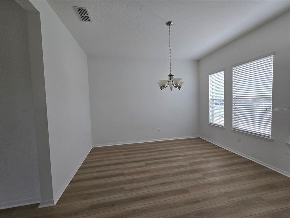 Active With Contract: $3,300 (5 beds, 4 baths, 3188 Square Feet)