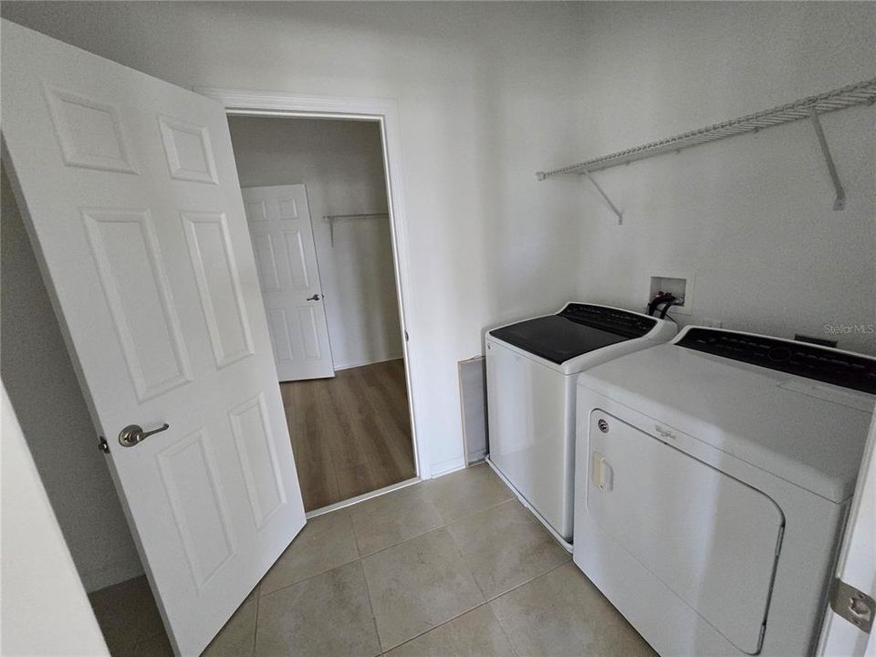 Active With Contract: $3,300 (5 beds, 4 baths, 3188 Square Feet)