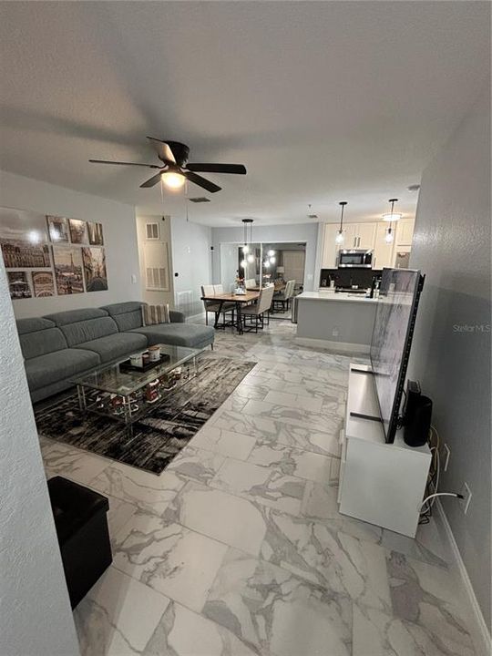 待售: $239,900 (3 贝兹, 2 浴室, 1046 平方英尺)