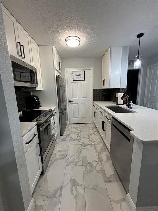 待售: $239,900 (3 贝兹, 2 浴室, 1046 平方英尺)