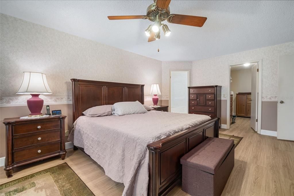 Active With Contract: $872,500 (4 beds, 3 baths, 2945 Square Feet)