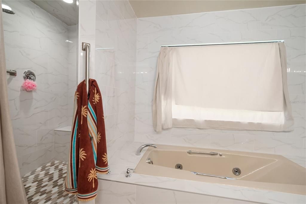 Active With Contract: $872,500 (4 beds, 3 baths, 2945 Square Feet)