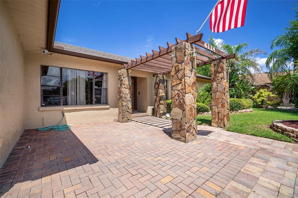 Active With Contract: $872,500 (4 beds, 3 baths, 2945 Square Feet)