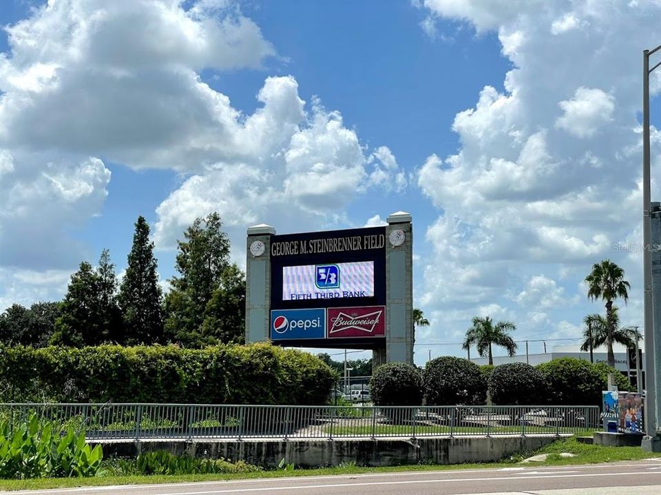 Active With Contract: $872,500 (4 beds, 3 baths, 2945 Square Feet)