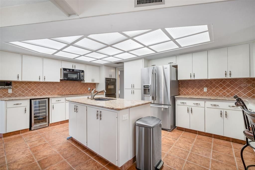 Active With Contract: $872,500 (4 beds, 3 baths, 2945 Square Feet)