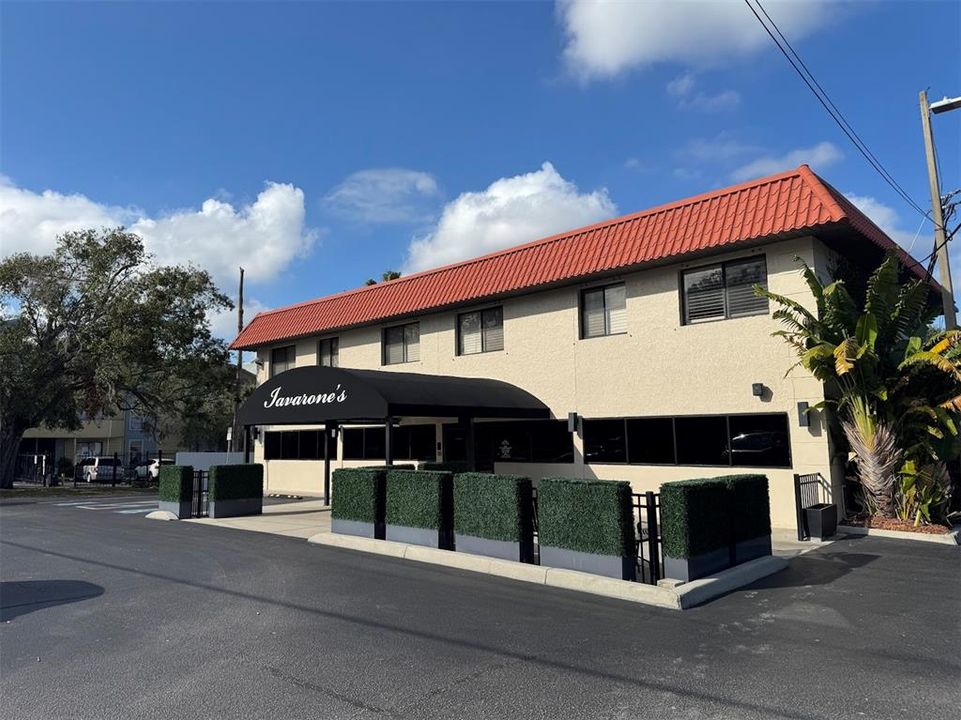 Active With Contract: $872,500 (4 beds, 3 baths, 2945 Square Feet)