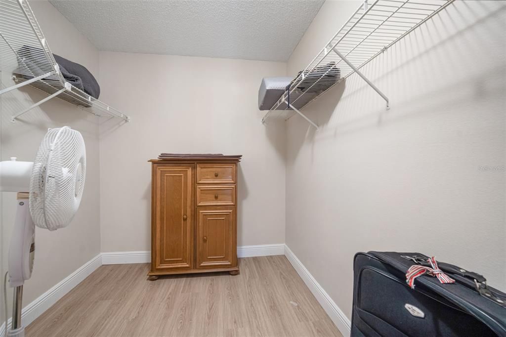 Active With Contract: $872,500 (4 beds, 3 baths, 2945 Square Feet)