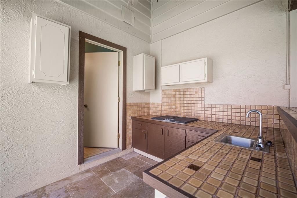 Active With Contract: $872,500 (4 beds, 3 baths, 2945 Square Feet)