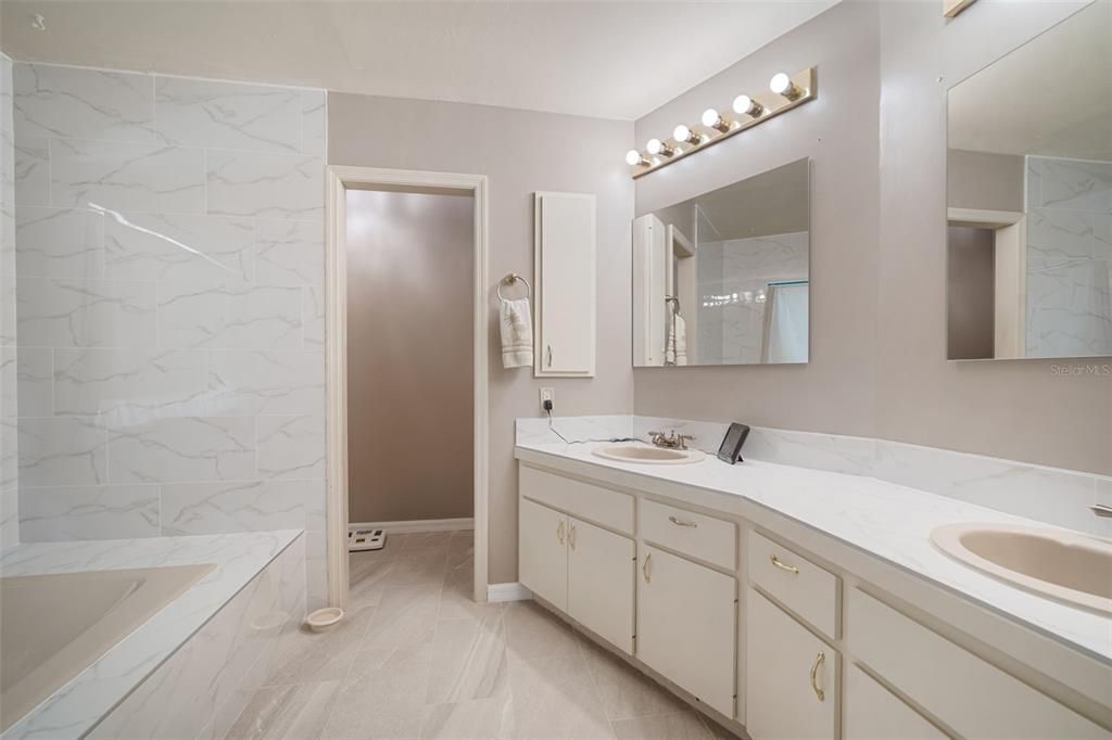 Active With Contract: $872,500 (4 beds, 3 baths, 2945 Square Feet)