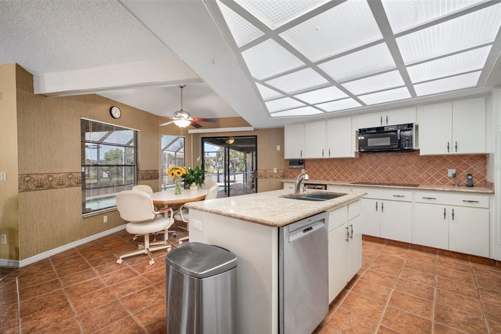 Active With Contract: $872,500 (4 beds, 3 baths, 2945 Square Feet)